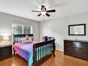 10828 NW 5th St, Plantation FL 33324