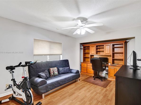 10828 NW 5th St, Plantation FL 33324