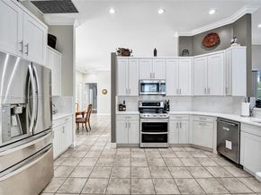 10828 NW 5th St, Plantation FL 33324