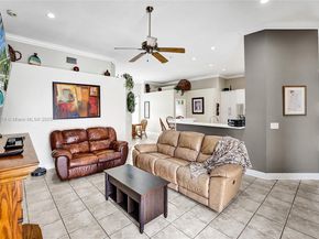 10828 NW 5th St, Plantation FL 33324