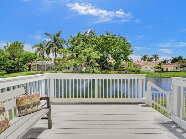 10828 NW 5th St, Plantation FL 33324