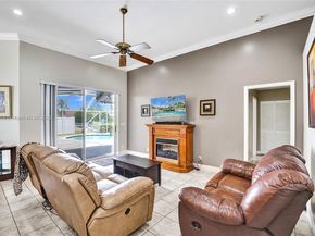 10828 NW 5th St, Plantation FL 33324