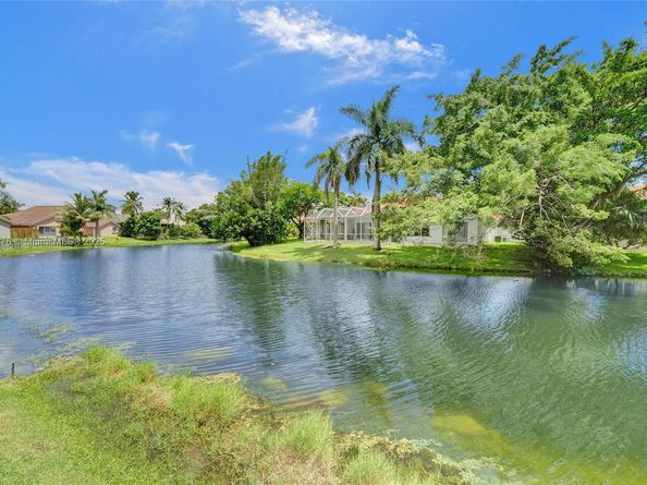 10828 NW 5th St, Plantation FL 33324