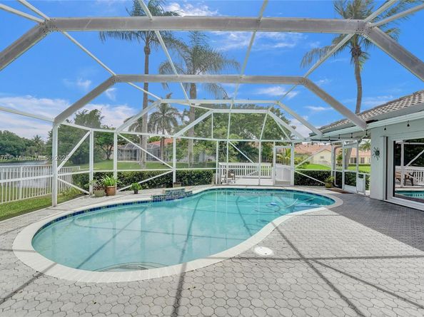 10828 NW 5th St, Plantation FL 33324