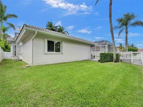 10828 NW 5th St, Plantation FL 33324