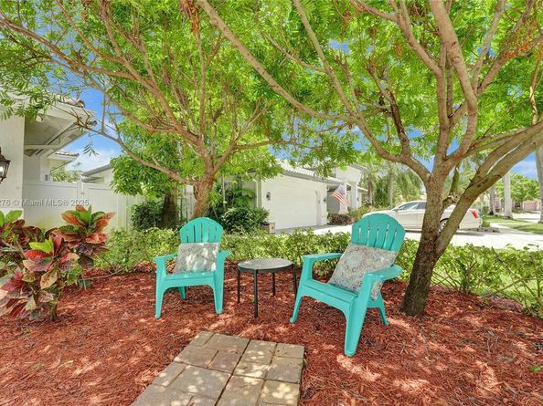 10828 NW 5th St, Plantation FL 33324