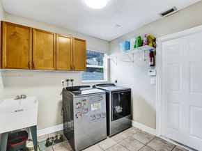 10828 NW 5th St, Plantation FL 33324