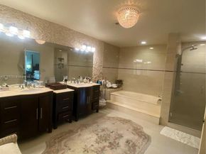 10355 NW 45th Ln, Doral FL 33178