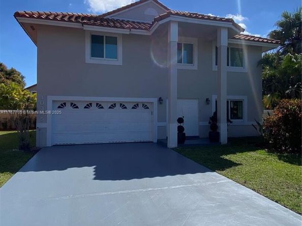 10355 NW 45th Ln, Doral FL 33178
