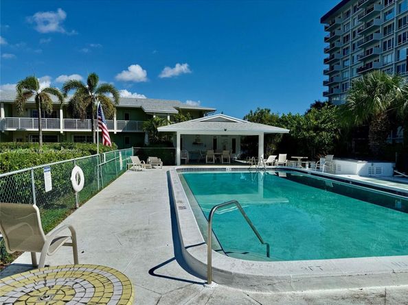 930 SE 9th Ave 8, Pompano Beach FL 33060