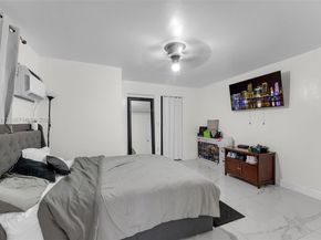 Undisclosed Address #A11959171, South Miami FL 33155