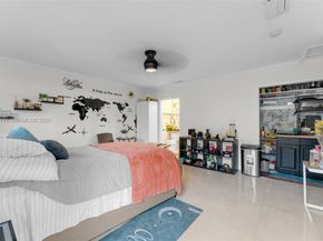 Undisclosed Address #A11959171, South Miami FL 33155