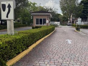 8405 NW 8th St 304, Miami FL 33126