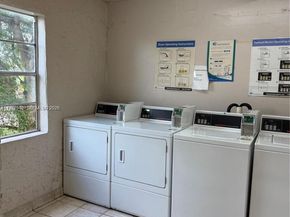 8405 NW 8th St 304, Miami FL 33126