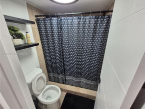 8405 NW 8th St 304, Miami FL 33126