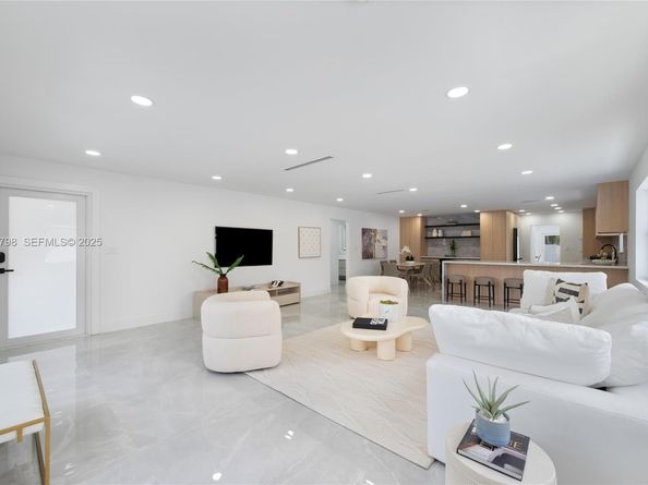 1218 Lincoln St, Hollywood FL 33019