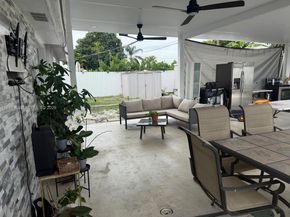 7321 Johnson St, Hollywood FL 33024