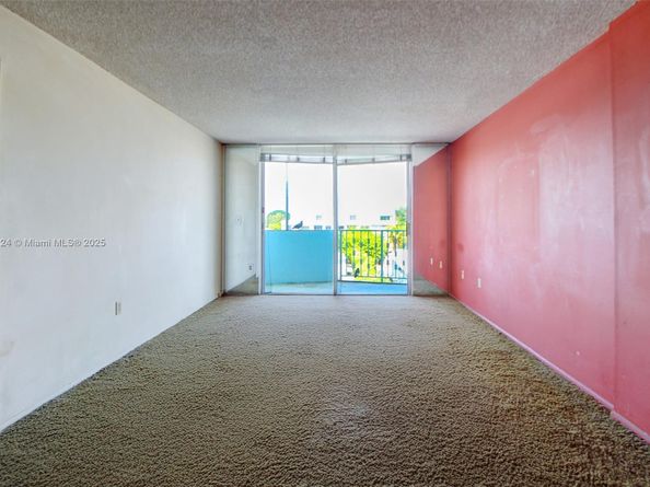 1990 Marseille Dr 501, Miami Beach FL 33141