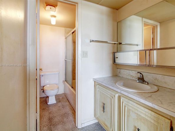 1990 Marseille Dr 501, Miami Beach FL 33141