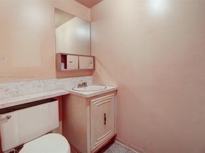 1990 Marseille Dr 501, Miami Beach FL 33141