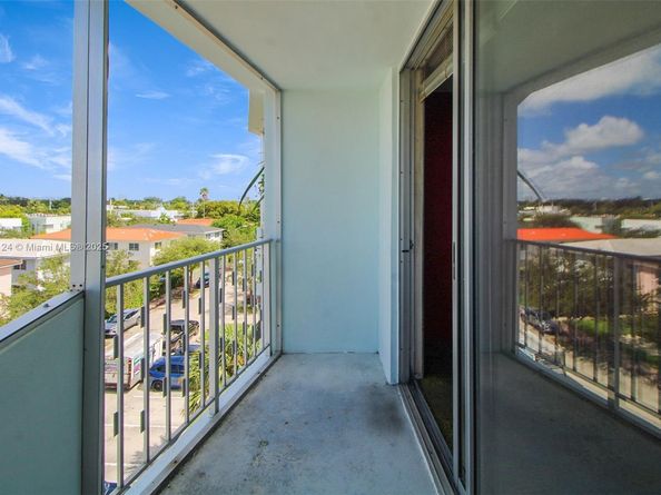 1990 Marseille Dr 501, Miami Beach FL 33141