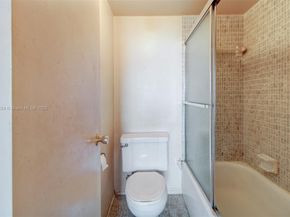 1990 Marseille Dr 501, Miami Beach FL 33141