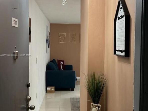 2496 SW 17th Ave 5301, Miami FL 33145