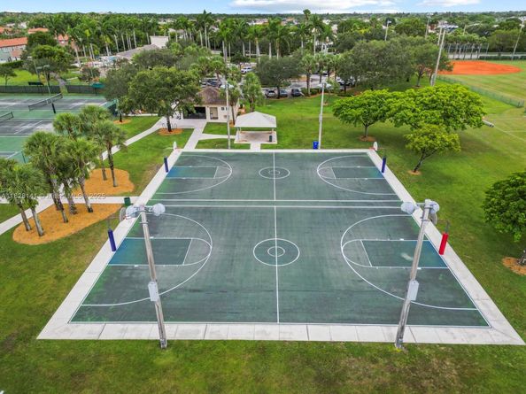 171 NW 152nd Ave, Pembroke Pines FL 33028