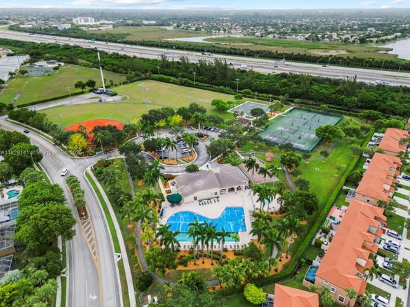 171 NW 152nd Ave, Pembroke Pines FL 33028