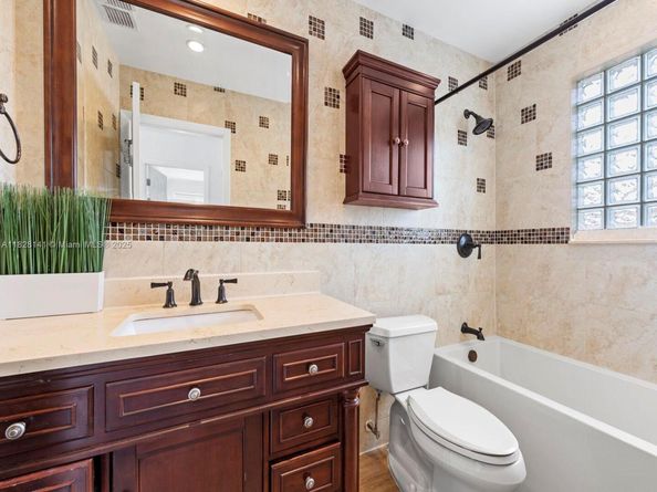 171 NW 152nd Ave, Pembroke Pines FL 33028