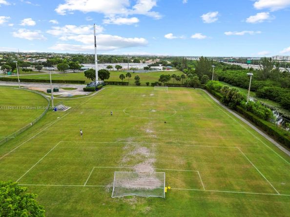 171 NW 152nd Ave, Pembroke Pines FL 33028
