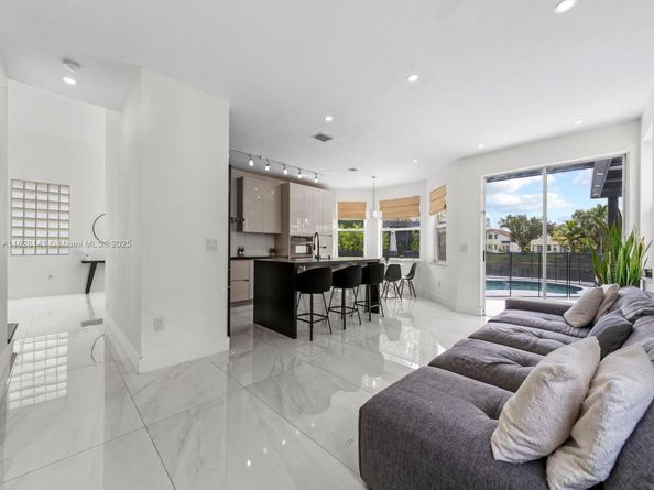 171 NW 152nd Ave, Pembroke Pines FL 33028