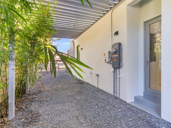 3604 Day Ave, Miami FL 33133