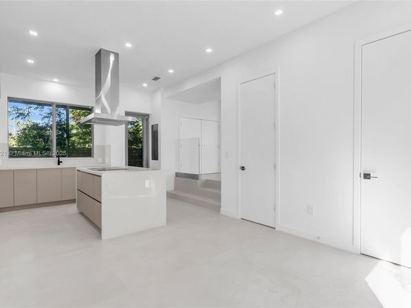 3604 Day Ave, Miami FL 33133