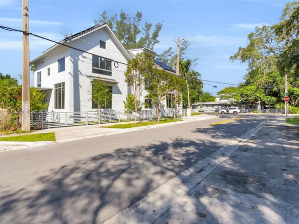 3604 Day Ave, Miami FL 33133