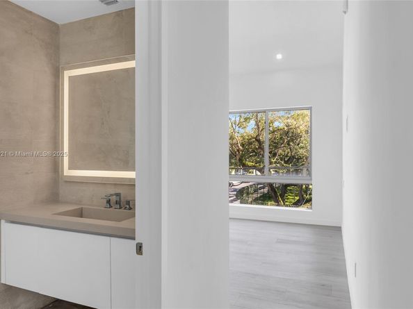 3604 Day Ave, Miami FL 33133