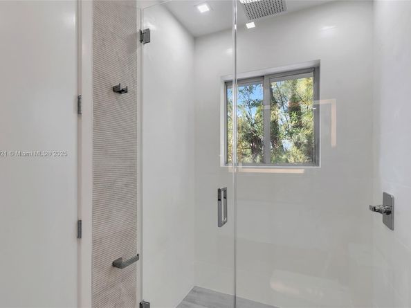 3604 Day Ave, Miami FL 33133