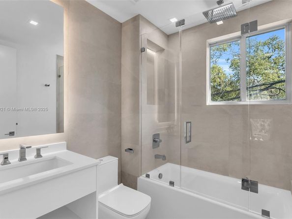 3604 Day Ave, Miami FL 33133