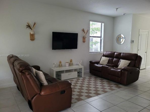 1161 SW 8th Ave, Florida City FL 33034