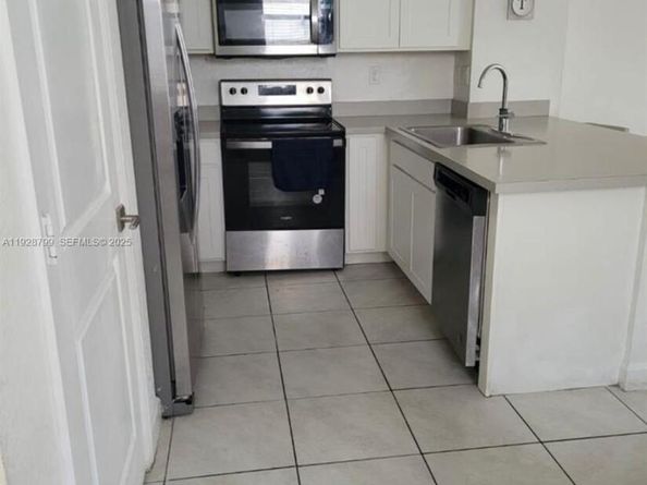 1161 SW 8th Ave, Florida City FL 33034