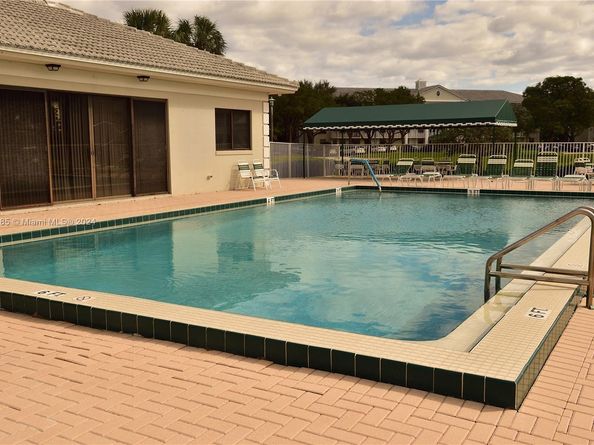 6085 Balboa Cir 402, Boca Raton FL 33433