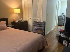 2 Briarwood Cir 212, Hollywood FL 33024