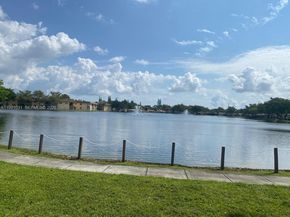 2 Briarwood Cir 212, Hollywood FL 33024