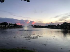 2 Briarwood Cir 212, Hollywood FL 33024