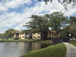 2 Briarwood Cir 212, Hollywood FL 33024