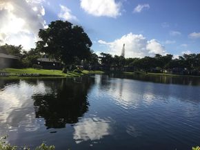 2 Briarwood Cir 212, Hollywood FL 33024