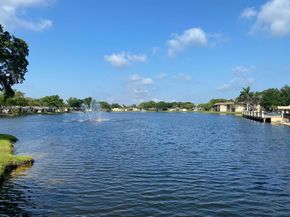 2 Briarwood Cir 212, Hollywood FL 33024
