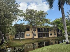 2 Briarwood Cir 212, Hollywood FL 33024