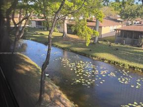 2 Briarwood Cir 212, Hollywood FL 33024