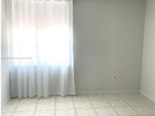 250 180th Dr 510, Sunny Isles Beach FL 33160